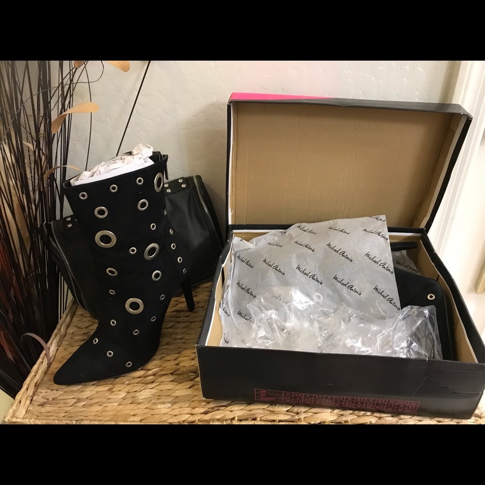 NWOT.  Michael Antonio Lillian Booties size 10